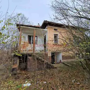  View the Danube, 2-storey House, outbuildings, large yard 2