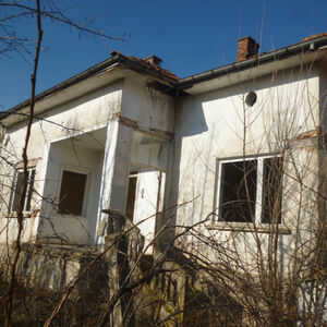 Cheap rural property with old house, annex & land in village