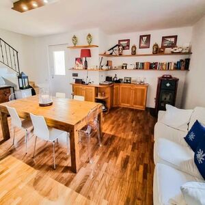 There's a picnic area and guests have access to free Wifi