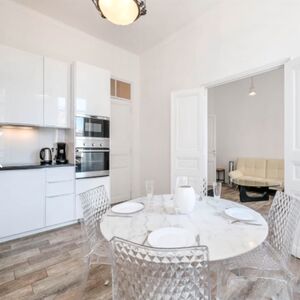 2 bedrooms apartment in Cannes next beach and Croisette