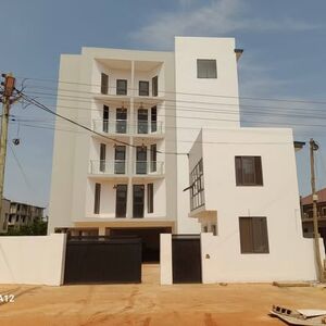 EXECUTIVE 2 BEDROOM FLAT@tseaddo