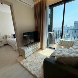 Studio unit available for rent in Seri Maya Condominium