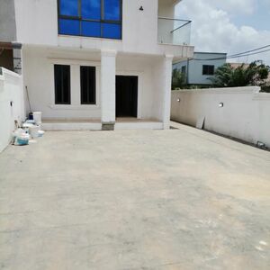 NEWLY BUILT 4-BEEROOM DETACHED HOUSE TO LET@OYARIFA:$1000