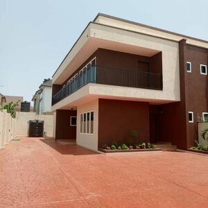 MODERN 3-BEDROOM SMART HOME TO LET@ TESHIE BUSHROAD
