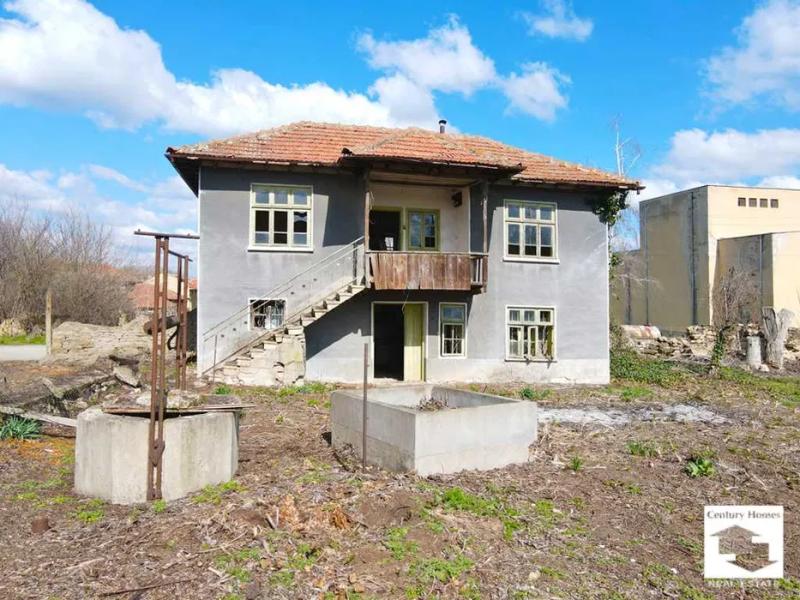 Property just 10 minutes by car from of Polski Trambesh