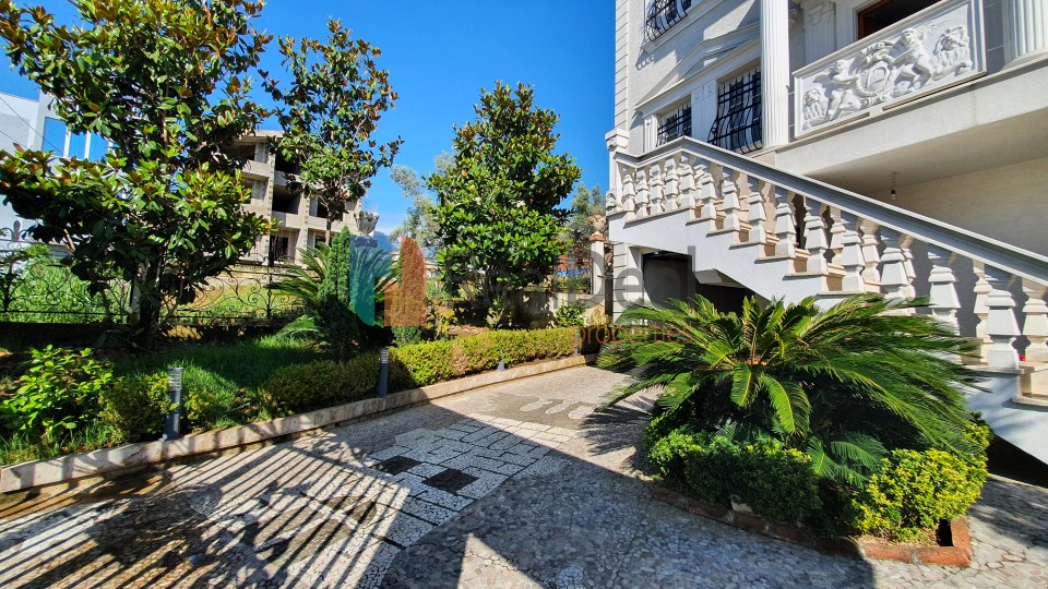 Luxurious Villa in Tirana, Albania (Albania, Tirane, Tirana) Property