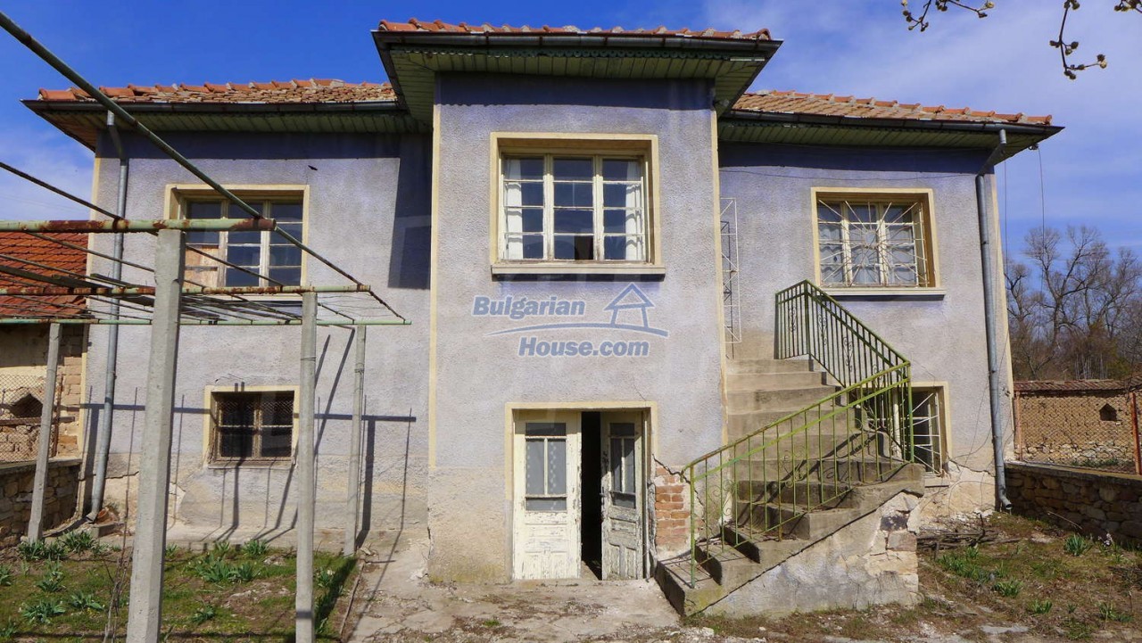 House between Plovdiv and Stara Zagora with 4950 sq.m garden